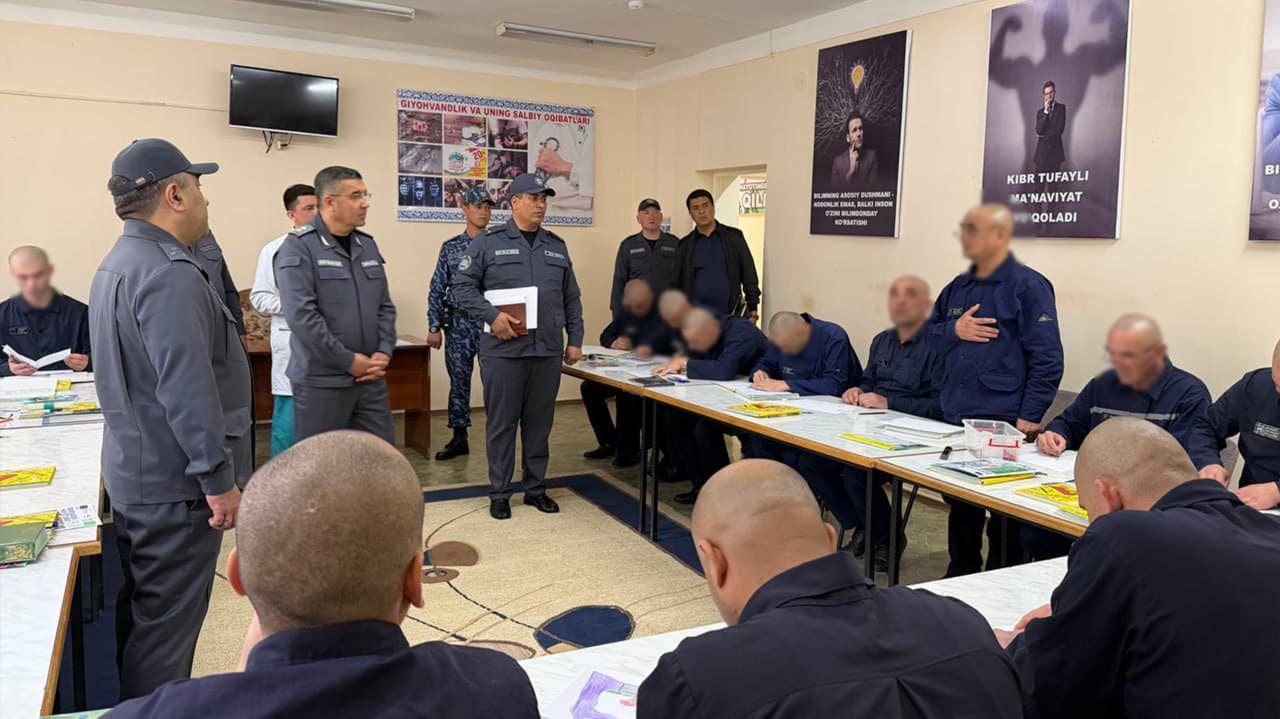 Министром внутренних дел генерал-лейтенантом Азизом Ташпулатовым изучена деятельность учреждений по исполнению наказания в Ташкентской области, а также проанализированы реформы и результаты в области воспитания и профессиональной ориентации осуждённых