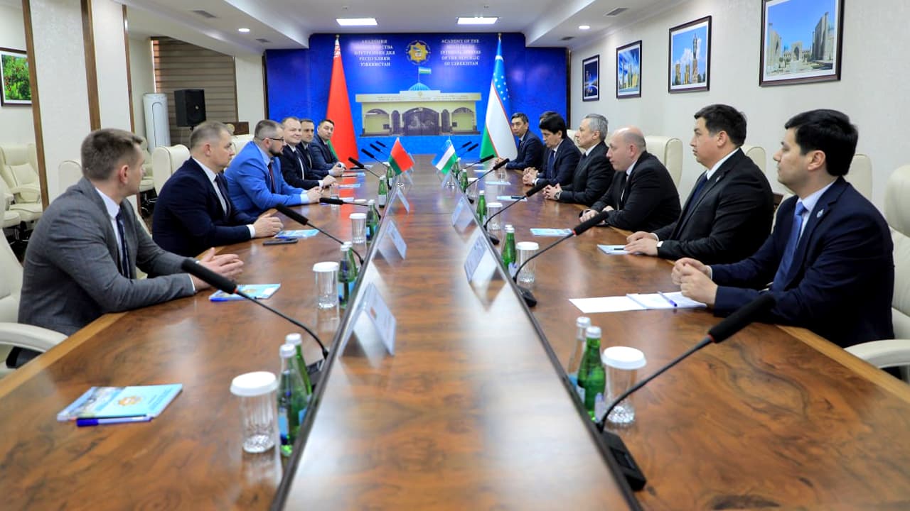 В рамках практического визита в нашу страну представители Республики Беларусь посетили Академию Министерства внутренних дел