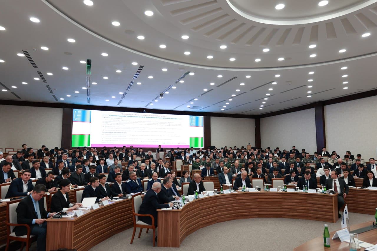 IIV akademiyasida “Oʻqotar qurollar va uning oʻq-dorilari noqonuniy muomalasiga qarshi kurashish: milliy va xalqaro tajriba, raqamli texnologiyalar va zamonaviy xavf-xatarlar” mavzuida milliy seminar boʻlib oʻtdi