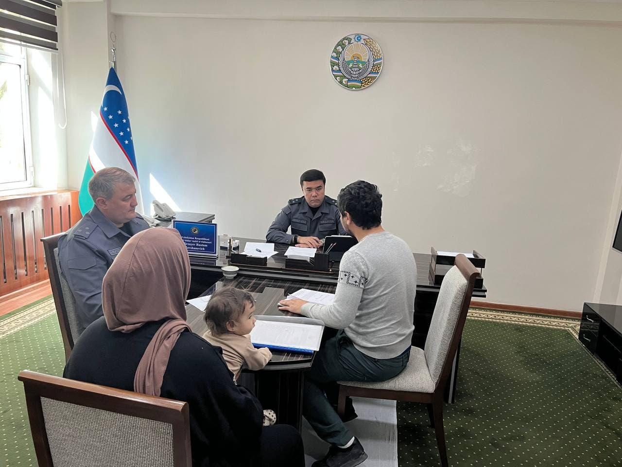 Surxondaryoda Ichki ishlar vaziri oʻrinbosari tomonidan oʻtkazilgan sayyor qabulda aholi murojaatlari atroflicha koʻrib chiqilib, muammolar tizimli hal qilishga qaratilgan vazifalar belgilab olindi