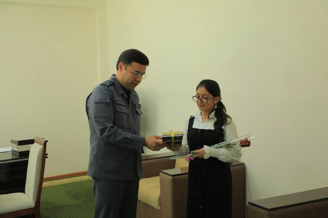 Surxondaryoda Ichki ishlar vaziri oʻrinbosari tomonidan oʻtkazilgan sayyor qabulda aholi murojaatlari atroflicha koʻrib chiqilib, muammolar tizimli hal qilishga qaratilgan vazifalar belgilab olindi