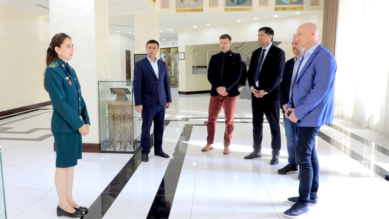 IIV Akademiyasiga Vengriya milliy tergov byurosi direktori oʻrinbosari David Norbert boshchiligidagi delegatsiya tashrif buyurdi