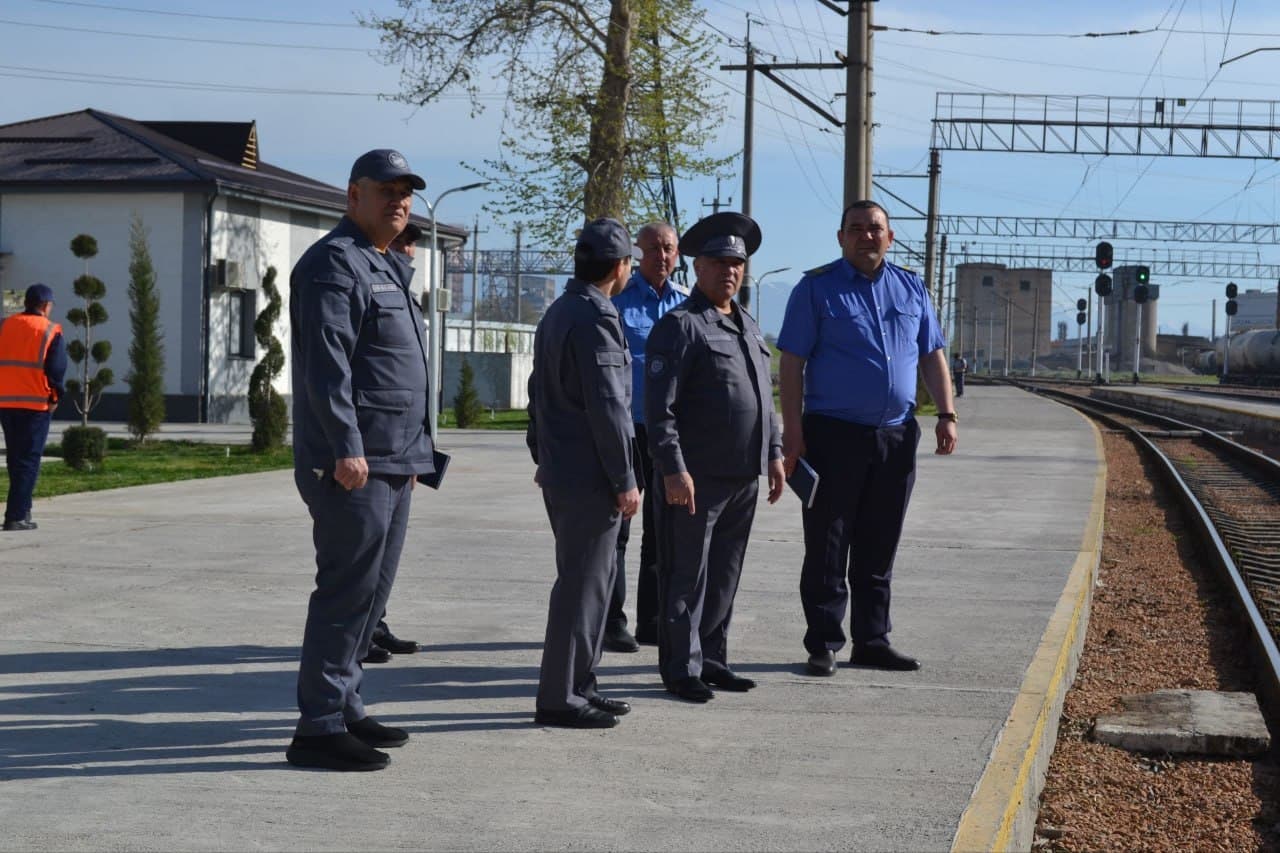 IIV rahbariyati tomonidan Toshkent viloyati Chirchiq shahrida joylashgan Boʻzsuv hamda Parkent tumanida joylashgan Parkent temir yoʻl bekatida olib borilayotgan ishlar bilan yaqindan tanishildi