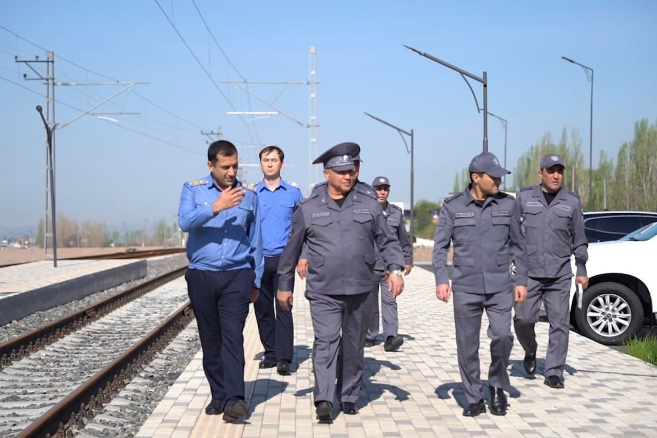 IIV rahbariyati tomonidan Toshkent viloyati Chirchiq shahrida joylashgan Boʻzsuv hamda Parkent tumanida joylashgan Parkent temir yoʻl bekatida olib borilayotgan ishlar bilan yaqindan tanishildi