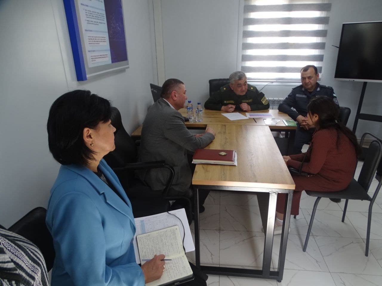 Toshkent viloyati Angren va Olmaliq shaharlari mahallalarida profilaktika ishlari tahlil qilindi