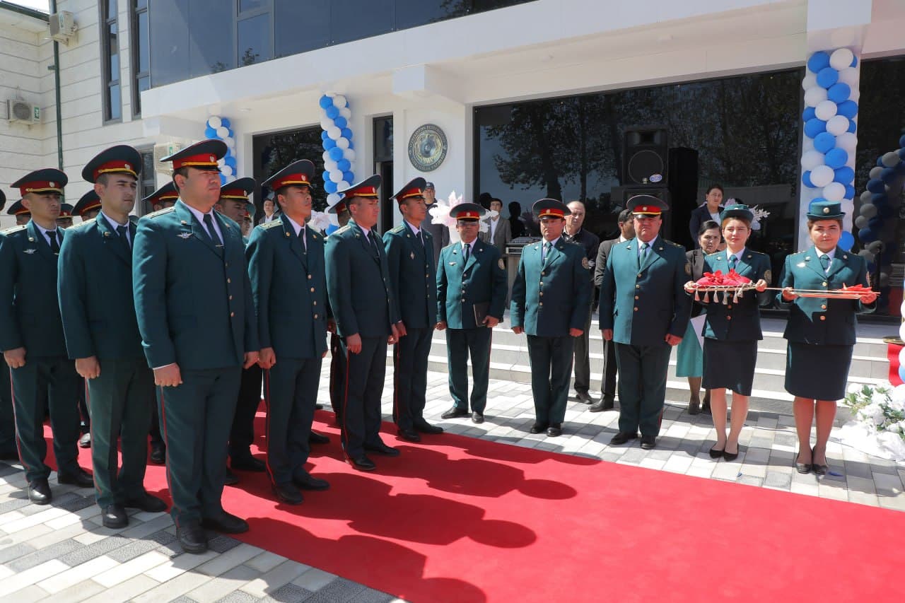 Yurtimizning uzoq tumanlarida xavfsizlikni taʼminlash hamda aholiga xizmat koʻrsatishni yaxshilash maqsadida Sariosiyo tumani Ichki ishlar boʻlimining yangi zamonaviy binosi foydalanishga topshirildi