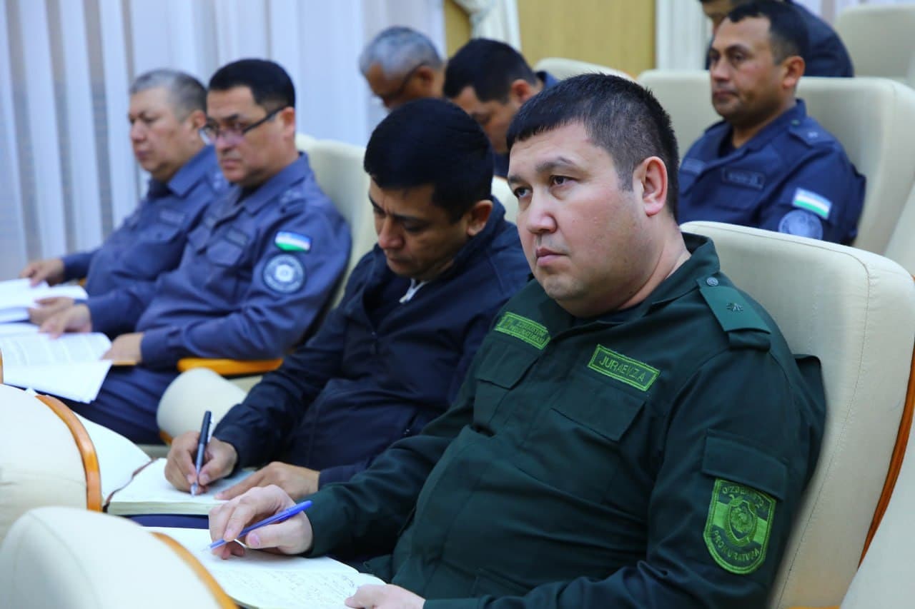 Samarqand viloyatida xavfsiz muhitni yaratish va kriminogen vaziyat barqarorligini taʼminlash borasida amalga oshirilayotgan ishlar tanqidiy muhokama qilinib, zarur chora-tadbirlar belgilab olindi