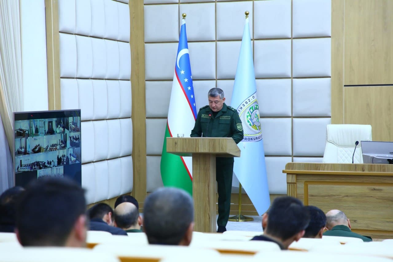 Samarqand viloyatida xavfsiz muhitni yaratish va kriminogen vaziyat barqarorligini taʼminlash borasida amalga oshirilayotgan ishlar tanqidiy muhokama qilinib, zarur chora-tadbirlar belgilab olindi