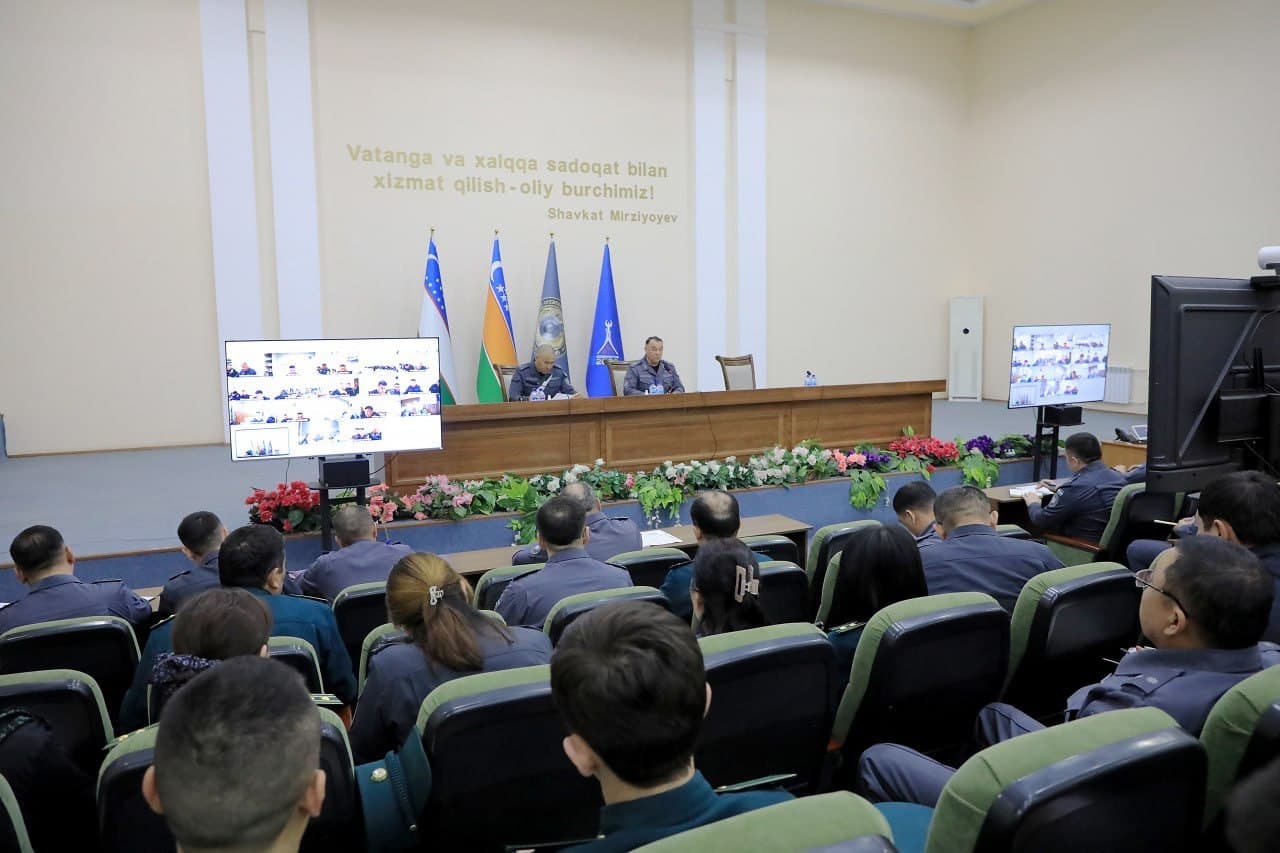 Руководством МВД проведено совещание по дальнейшему совершенствованию деятельности сотрудников МВД Республики Каракалпакстан, укреплению служебной дисциплины и обеспечению безопасности граждан