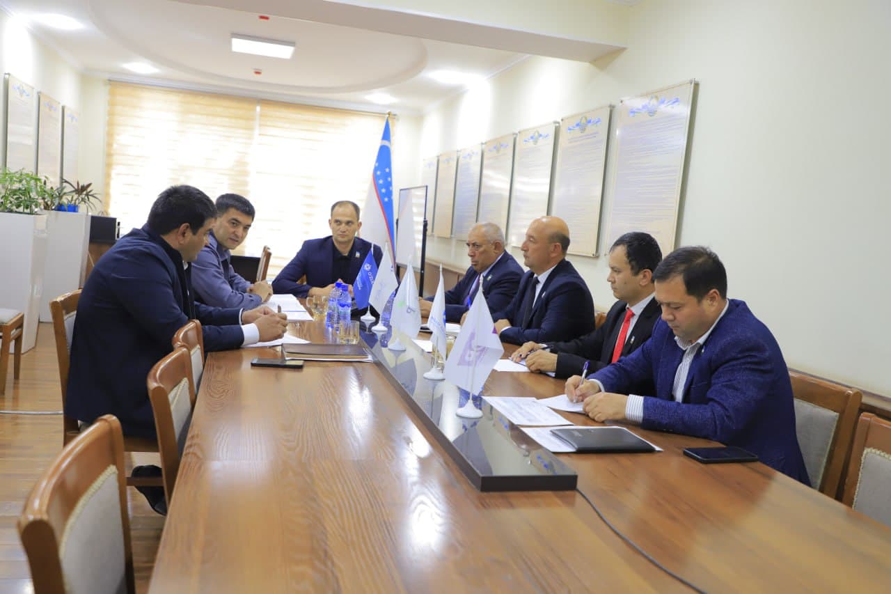 Surxondaryo viloyatida xalq deputatlari Kengashining korrupsiyaga qarshi kurashish va xavfsizlik masalalari boʻyicha doimiy komissiyasining navbatdagi yigʻilishi boʻlib oʻtdi