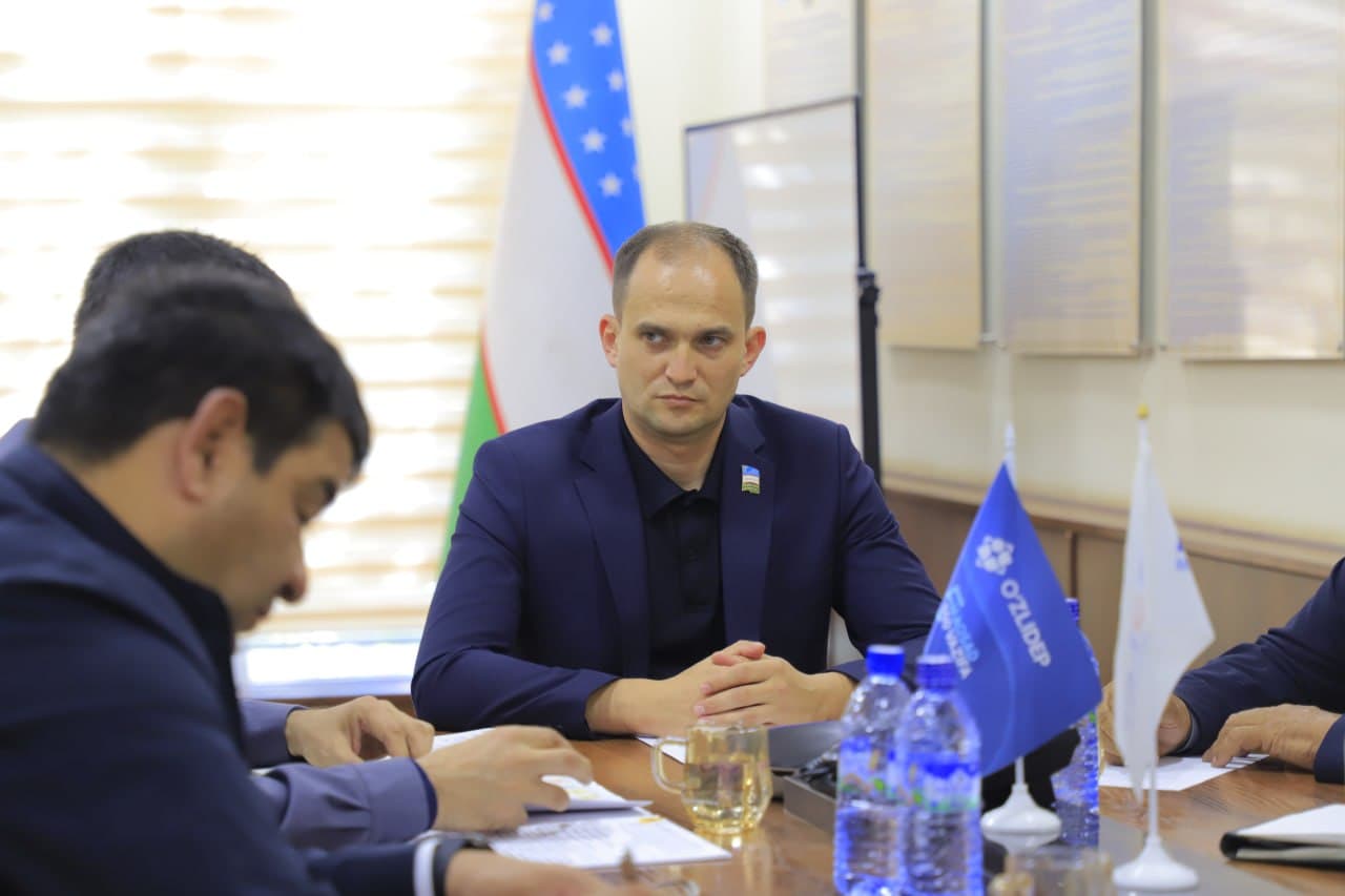 Surxondaryo viloyatida xalq deputatlari Kengashining korrupsiyaga qarshi kurashish va xavfsizlik masalalari boʻyicha doimiy komissiyasining navbatdagi yigʻilishi boʻlib oʻtdi