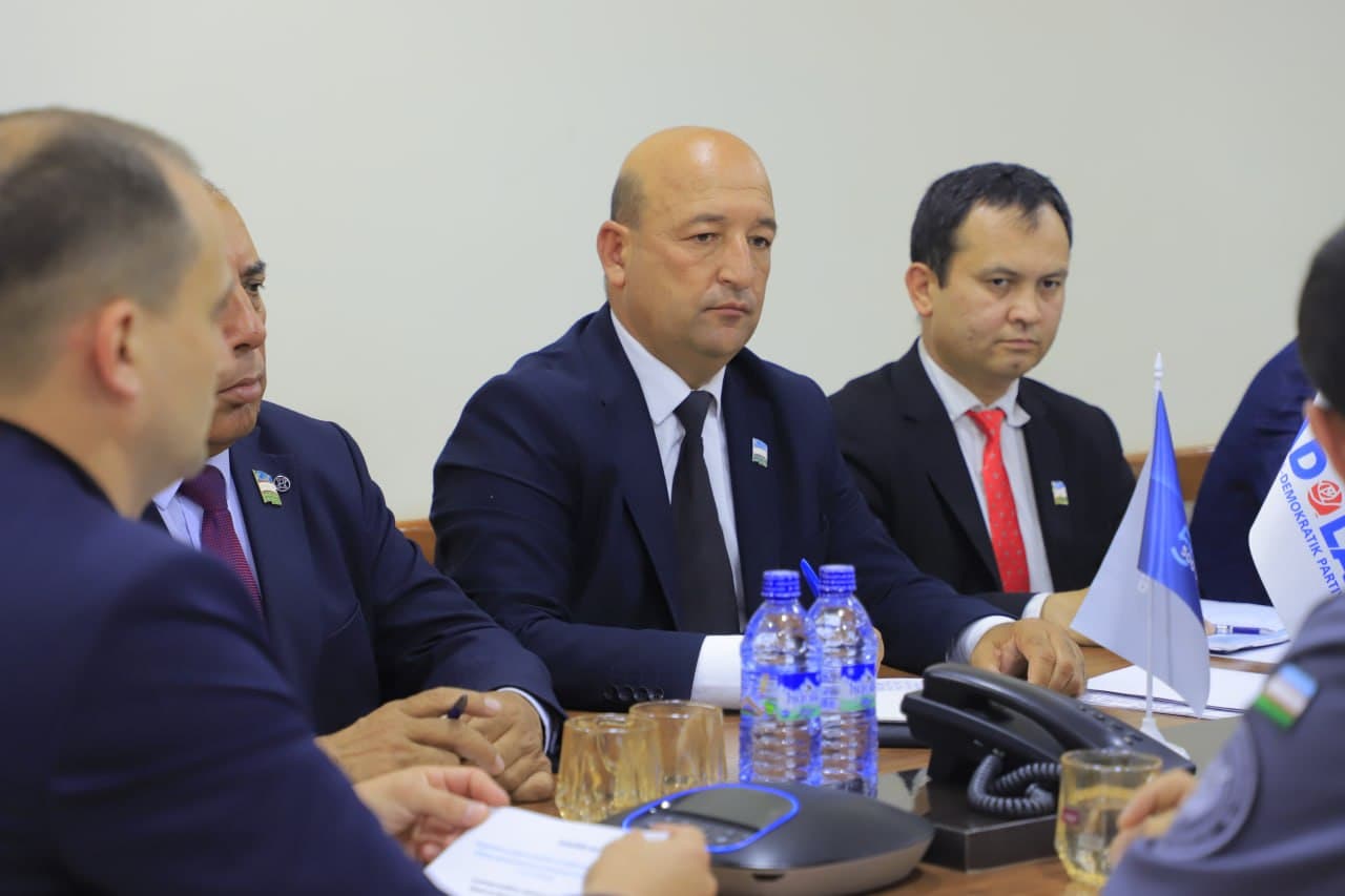 Surxondaryo viloyatida xalq deputatlari Kengashining korrupsiyaga qarshi kurashish va xavfsizlik masalalari boʻyicha doimiy komissiyasining navbatdagi yigʻilishi boʻlib oʻtdi