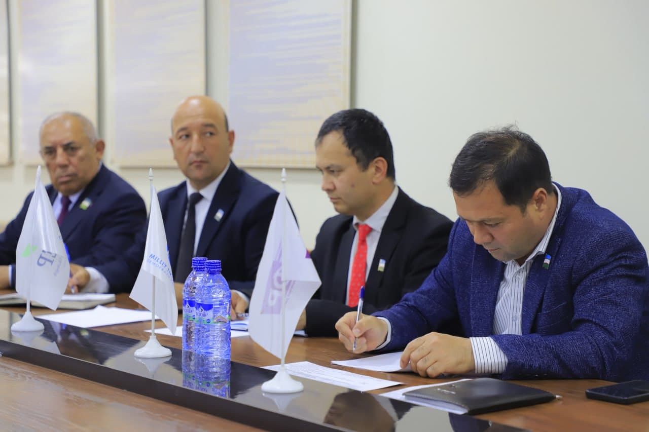 Surxondaryo viloyatida xalq deputatlari Kengashining korrupsiyaga qarshi kurashish va xavfsizlik masalalari boʻyicha doimiy komissiyasining navbatdagi yigʻilishi boʻlib oʻtdi