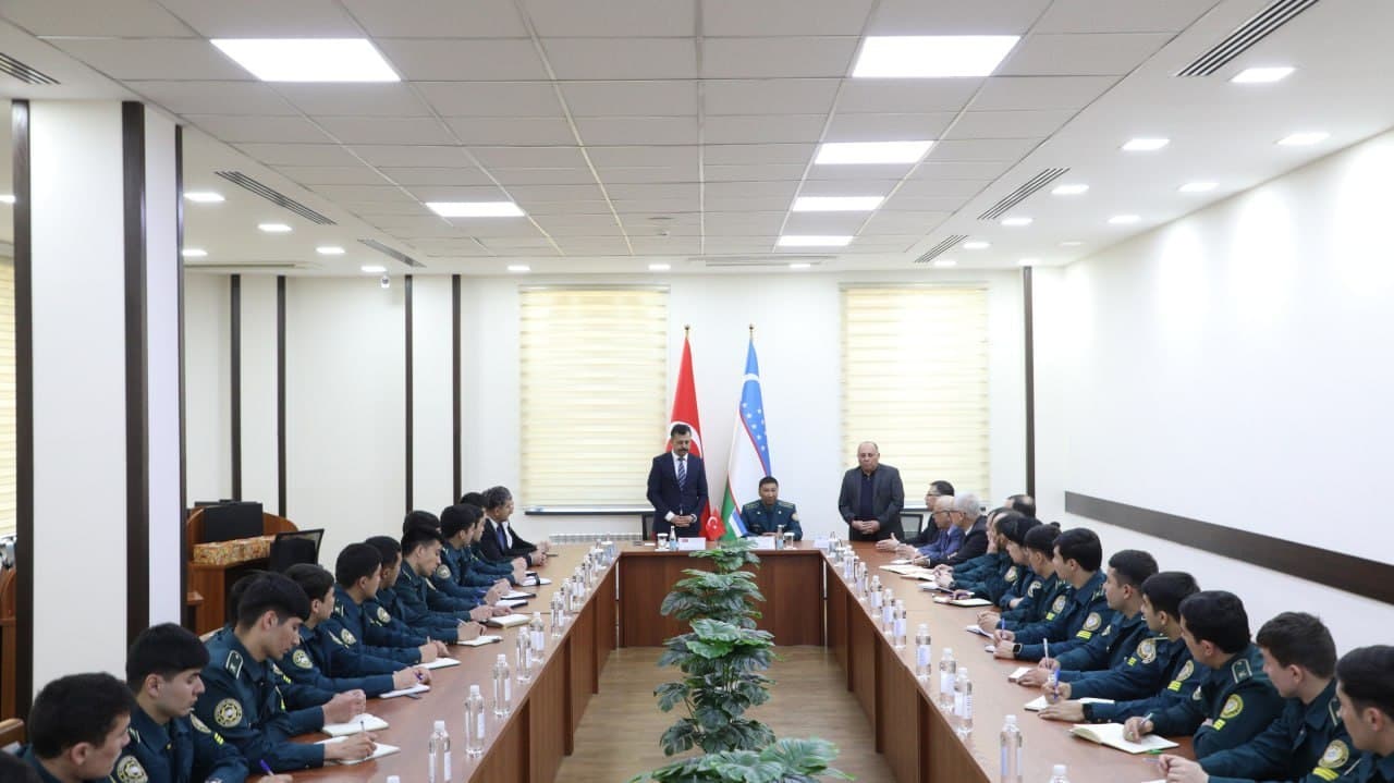 IIV Akademiyasiga Turkiya Respublikasi Ichki ishlar vazirligining Giyohvandlik vositalariga qarshi kurashish boshqarmasi mudiri Osman Giray boshchiligidagi mutaxassislar keldi