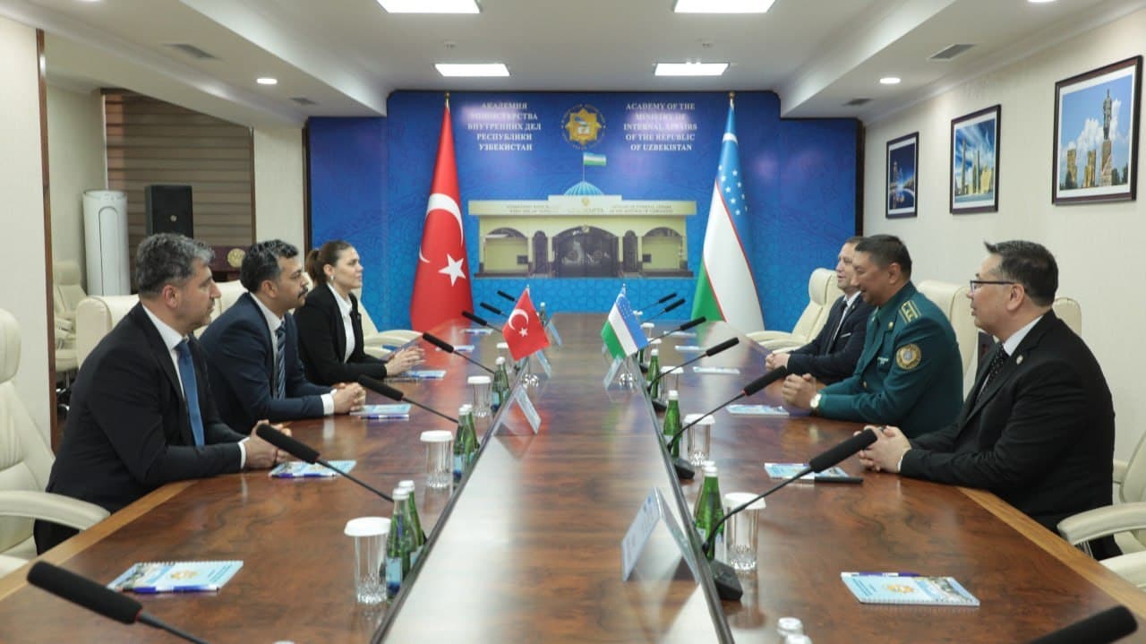 IIV Akademiyasiga Turkiya Respublikasi Ichki ishlar vazirligining Giyohvandlik vositalariga qarshi kurashish boshqarmasi mudiri Osman Giray boshchiligidagi mutaxassislar keldi