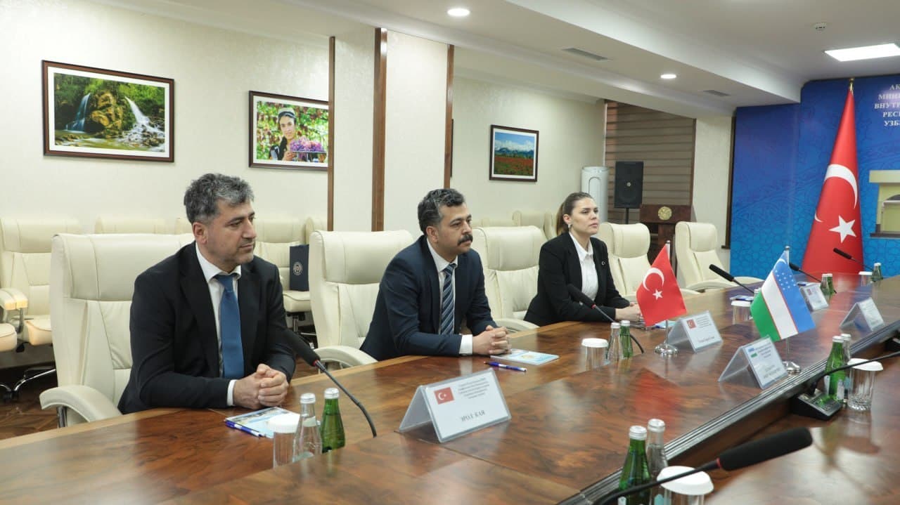 IIV Akademiyasiga Turkiya Respublikasi Ichki ishlar vazirligining Giyohvandlik vositalariga qarshi kurashish boshqarmasi mudiri Osman Giray boshchiligidagi mutaxassislar keldi