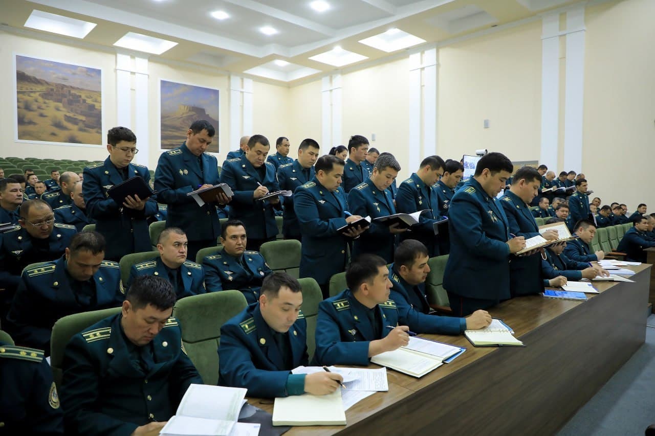 Руководством МВД проведено совещание по подведению итогов работы по профилактике преступлений и правонарушений, проведенной на территории Республики Каракалпакстан за первые 3 месяца нынешнего года