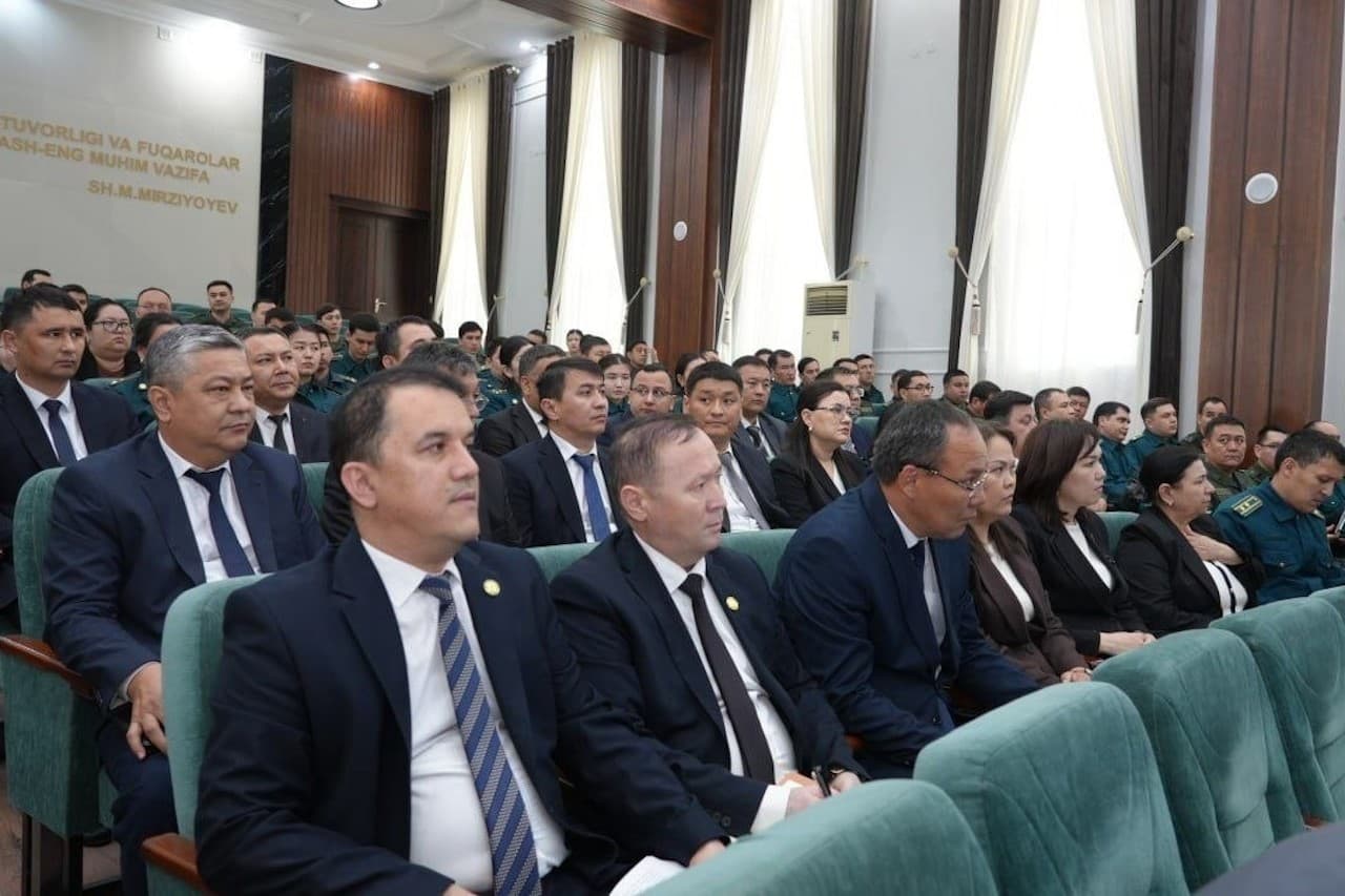 Ichki ishlar vaziri oʻrinbosari polkovnik Ramazon Ashropovning Qoraqalpogʻiston Respublikasiga amalga oshirgan xizmat tashrifi doirasida tergov faoliyatini takomillashtirishga bagʻishlangan oʻquv-amaliy seminar boʻlib oʻtdi