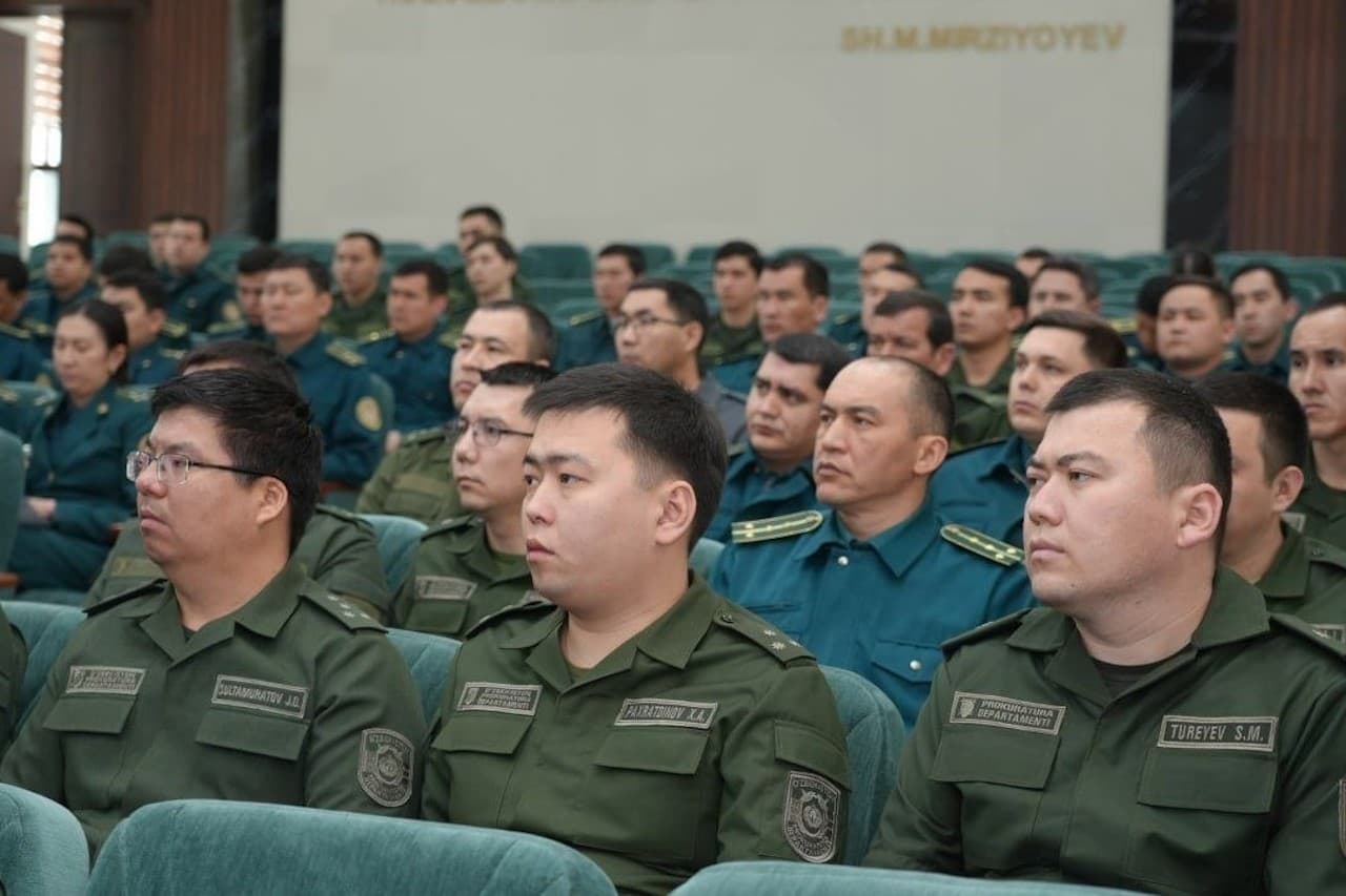 Ichki ishlar vaziri oʻrinbosari polkovnik Ramazon Ashropovning Qoraqalpogʻiston Respublikasiga amalga oshirgan xizmat tashrifi doirasida tergov faoliyatini takomillashtirishga bagʻishlangan oʻquv-amaliy seminar boʻlib oʻtdi