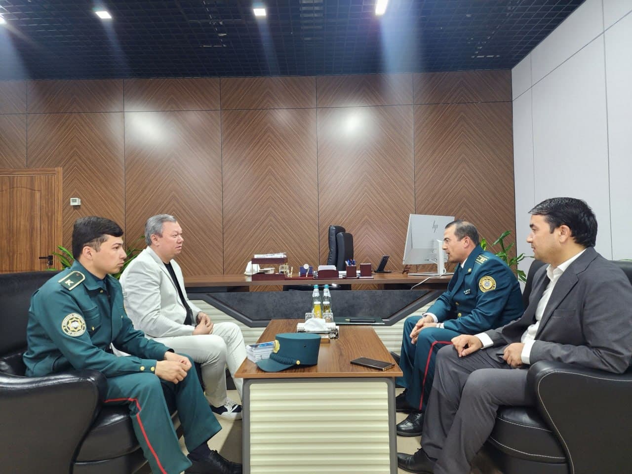 В Университете менеджмента и современных технологий (UMFT) состоялся круглый стол на актуальную тему