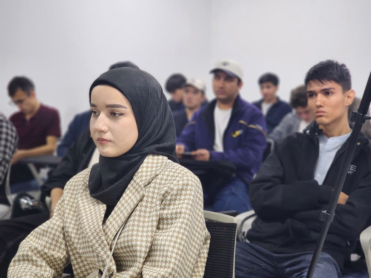 В Университете менеджмента и современных технологий (UMFT) состоялся круглый стол на актуальную тему