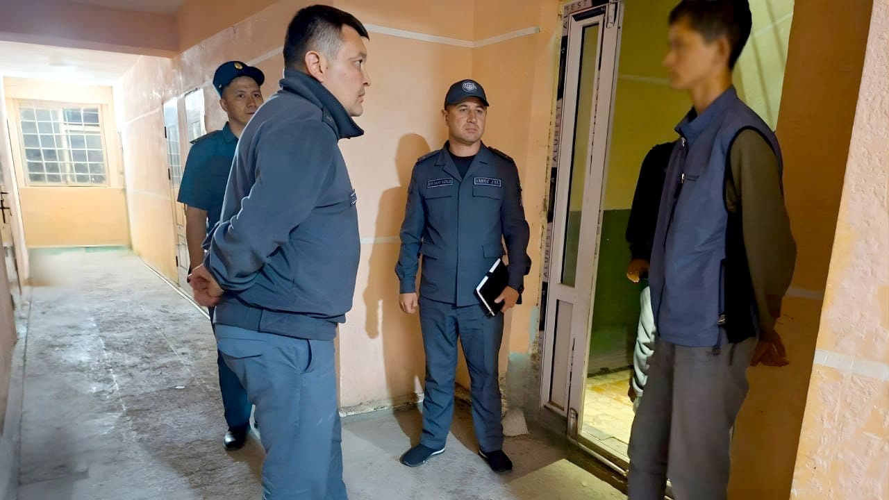 Руководством УВД Сырдарьинской области осуществлен практический визит, направленный на улучшение социально-духовной обстановки в махалле и профилактику преступности