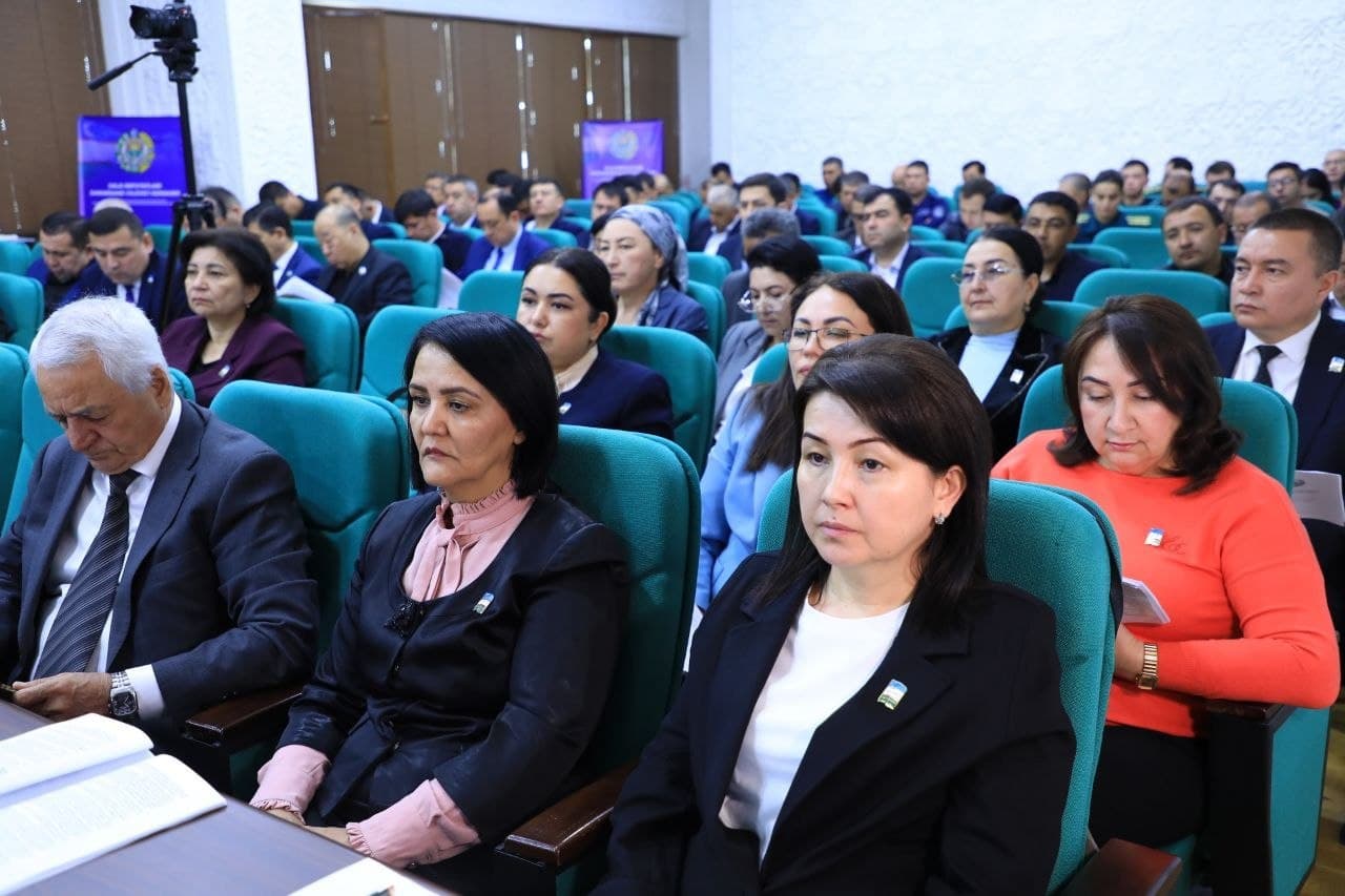 Xalq deputatlari Samarqand viloyat kengashining navbatdagi sessiyasida viloyat IIB boshligʻining hisoboti tinglandi