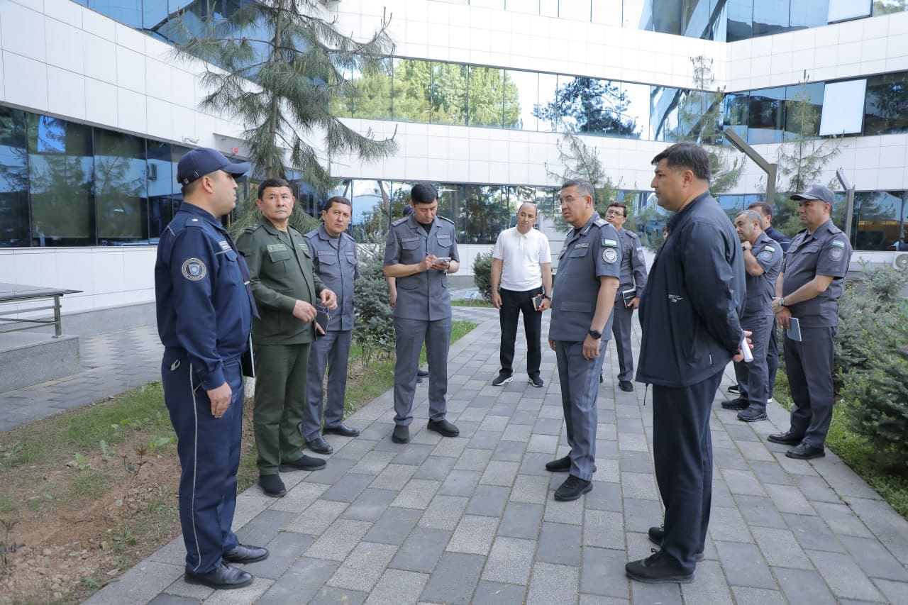 Давлат раҳбари топшириқлари ижроси: Чилонзор туманида танқидий таҳлил, рақамли бошқарув ва жамоат хавфсизлигини кучайтириш бўйича аниқ вазифалар белгилаб олинди