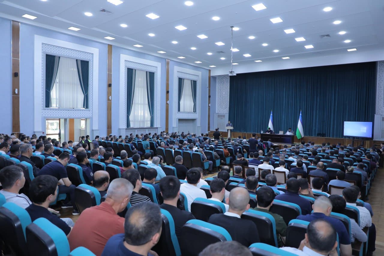 Давлат раҳбари топшириқлари ижроси: Чилонзор туманида танқидий таҳлил, рақамли бошқарув ва жамоат хавфсизлигини кучайтириш бўйича аниқ вазифалар белгилаб олинди