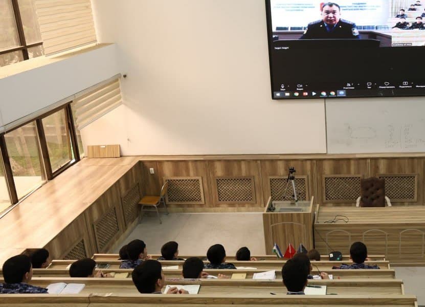 IIV akademiyasining Xorijiy kadrlar bilan ishlash fakultetida taʼlim olayotgan kursantlar uchun onlayn formatdagi mashgʻulot tashkil qilindi