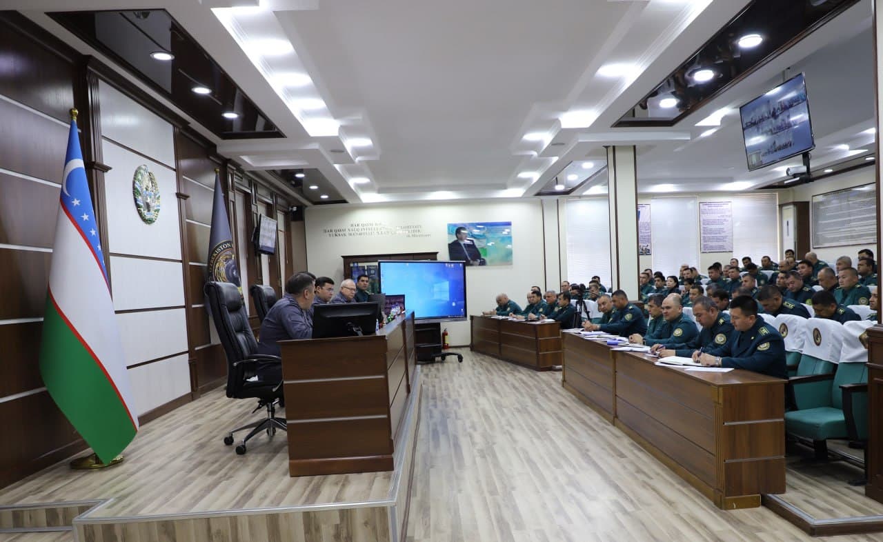 В УВД Навоийской области состоялось критическое, аналитическое совещание с участием руководства МВД