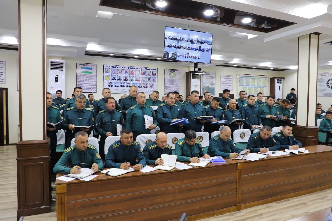 В УВД Навоийской области состоялось критическое, аналитическое совещание с участием руководства МВД