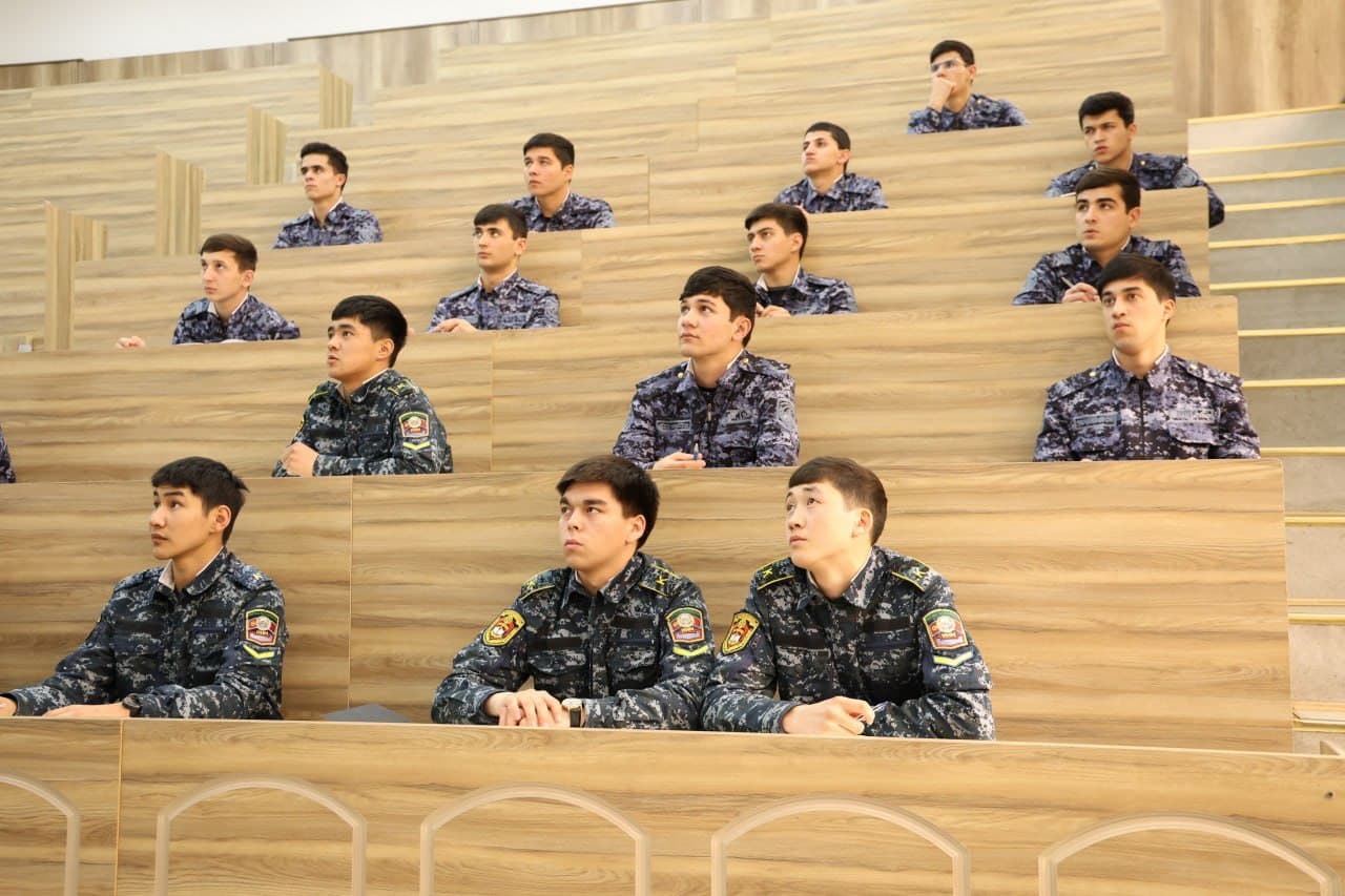 IIV akademiyasining Xorijiy kadrlar bilan ishlash fakultetida taʼlim olayotgan kursantlar uchun onlayn formatdagi mashgʻulot tashkil qilindi