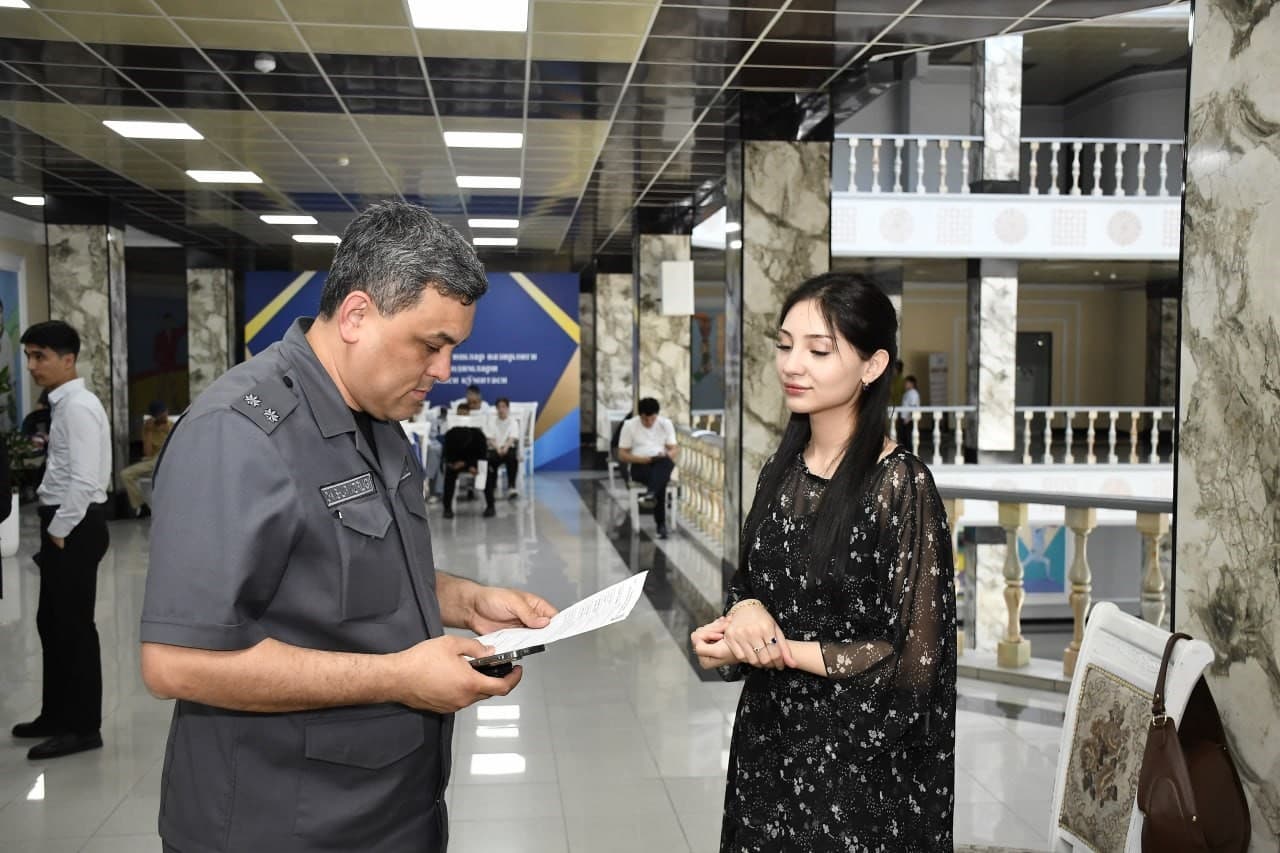 Заместитель министра полковник Рамазон Ашрапов провел очередной личный прием граждан