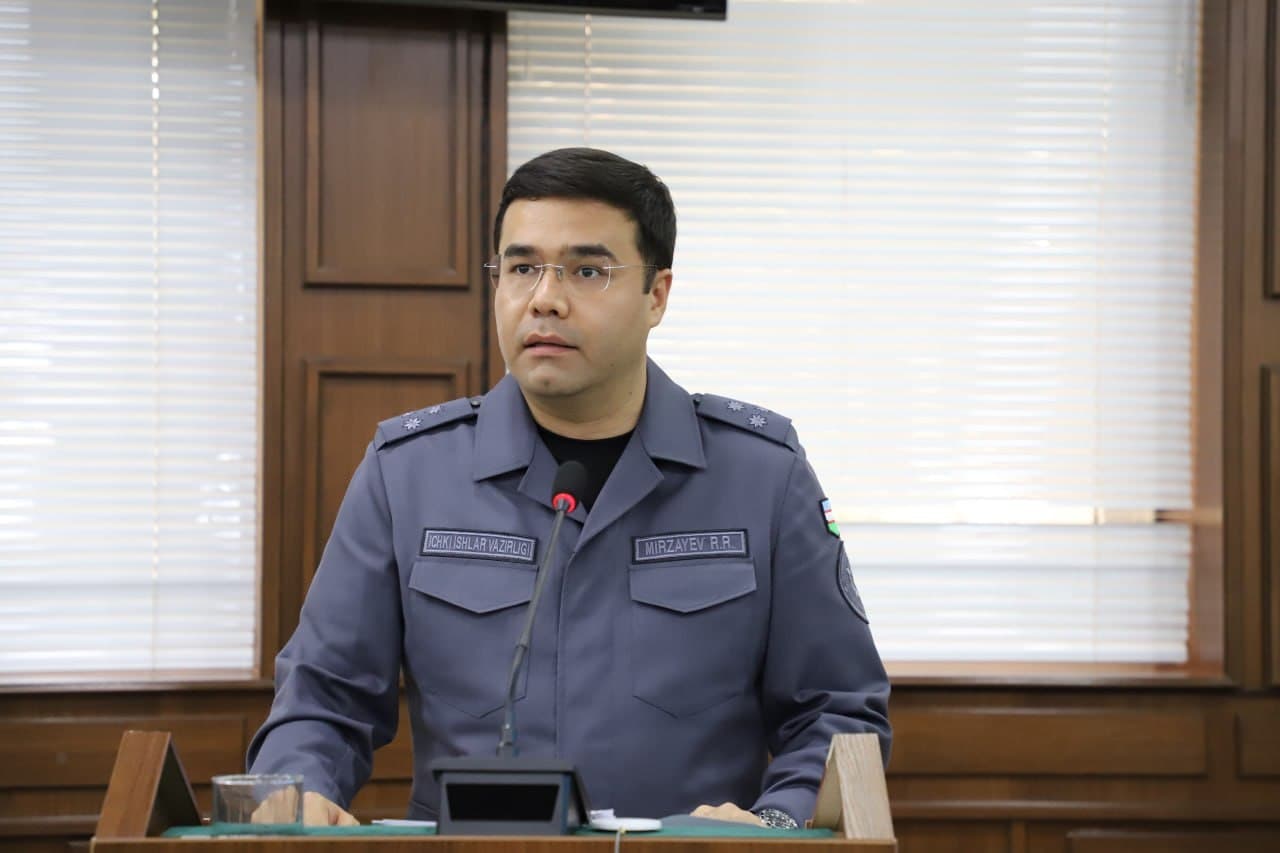 В УВД Навоийской области состоялось критическое, аналитическое совещание с участием руководства МВД