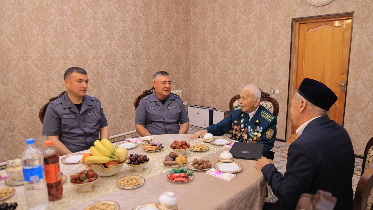 9-may – Xotira va qadrlash kuni arafasida: Buxorolik II Jahon urushi qatnashchisi ichki ishlar organlarining faxriysi isteʼfodagi mayor Ahmed Muhsinov 103 yoshni qarshiladi