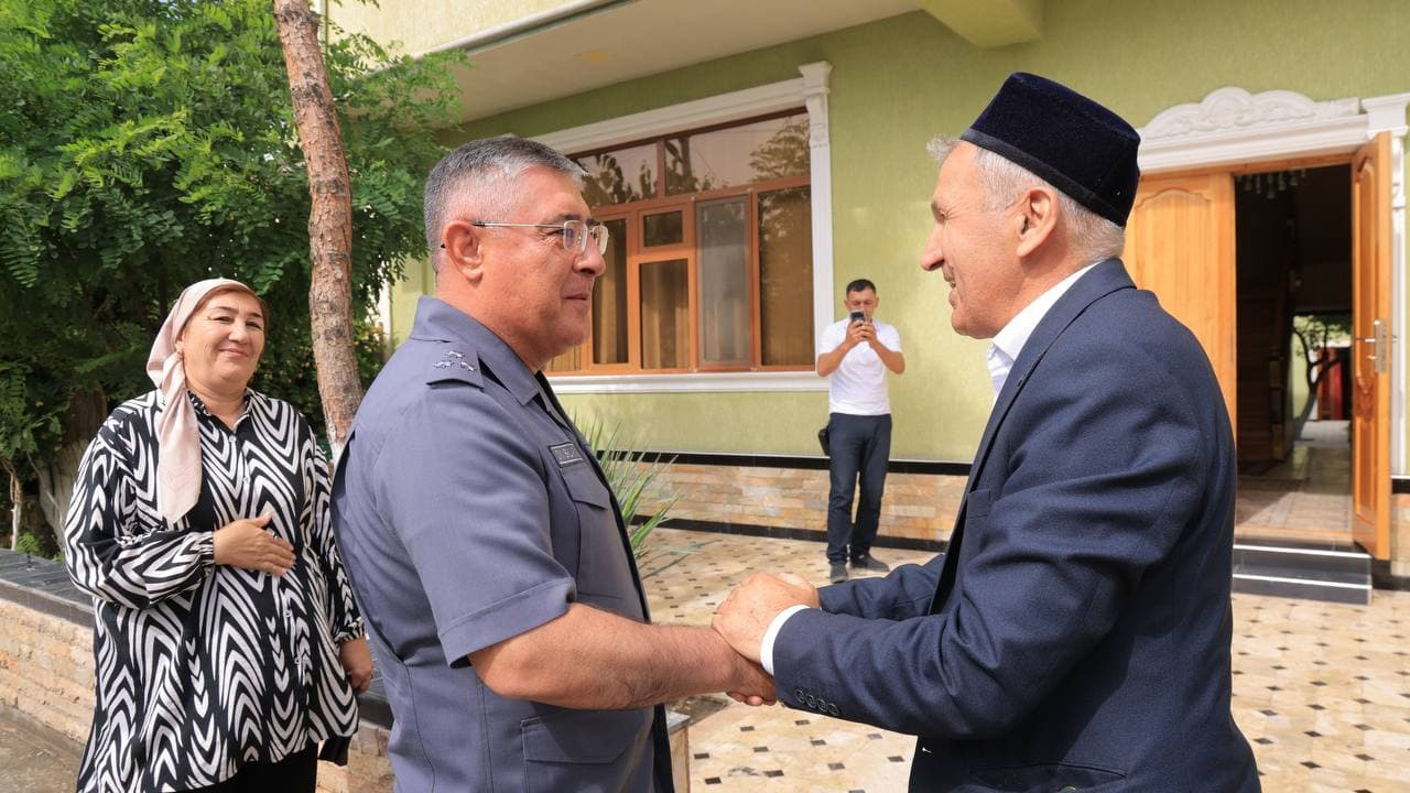 9-may – Xotira va qadrlash kuni arafasida: Buxorolik II Jahon urushi qatnashchisi ichki ishlar organlarining faxriysi isteʼfodagi mayor Ahmed Muhsinov 103 yoshni qarshiladi