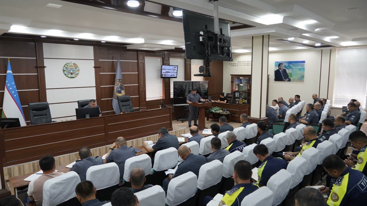 Навоийда ИИВ ЖХД ЙҲХХ ҳамда вилоят ИИБ раҳбари иштирокида вилоятда содир бўлган ЙТҲлар ва уларни олдини олиш мақсадида амалга оширилган чора-тадбирлар юзасидан танқидий йиғилиш ўтказилди
