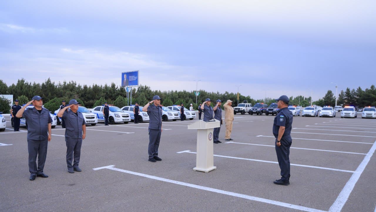 IIV rahbariyatining Buxoro viloyatiga amaliy tashrifi doirasida Patrul-post xizmatiga yangi maxsus xizmat transport vositalari tantanali ravishda topshirildi
