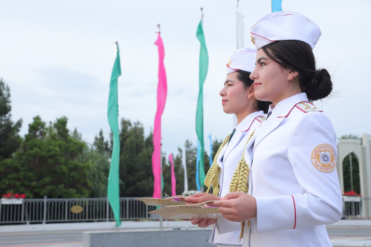 IIV rahbariyatining Buxoro viloyatiga amaliy tashrifi doirasida Patrul-post xizmatiga yangi maxsus xizmat transport vositalari tantanali ravishda topshirildi