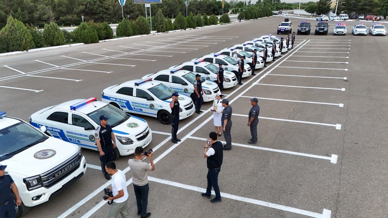 IIV rahbariyatining Buxoro viloyatiga amaliy tashrifi doirasida Patrul-post xizmatiga yangi maxsus xizmat transport vositalari tantanali ravishda topshirildi