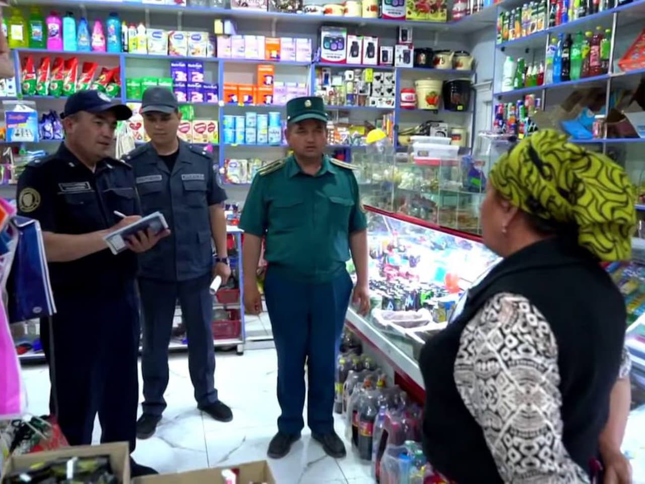 Ichki ishlar vazirining birinchi oʻrinbosari general-mayor Rustam Djurayev Namangan viloyatida Ichki ishlar boʻlinmalari faoliyati bilan tanishdi