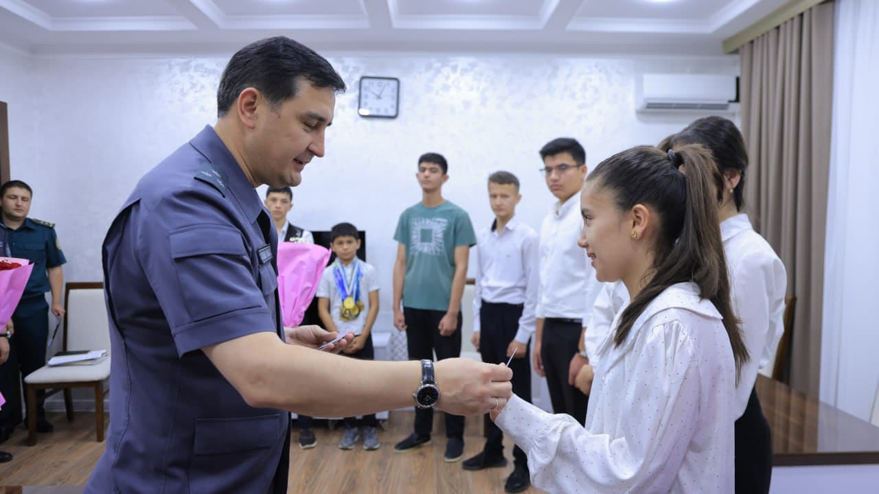 Buxoro viloyati Ichki ishlar boshqarmasida Ichki ishlar vaziri oʻrinbosari, polkovnik Diyorbek Sattarov ishtirokida sayyor qabul oʻtkazildi