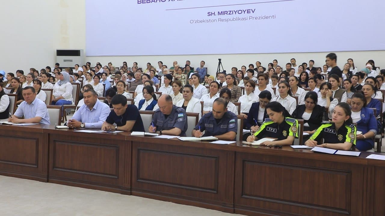 Yoʻllarda bolalar xavfsizligini taʼminlash maqsadida amalga oshirilayotgan ishlar hamda yoʻl qoʻyilayotgan kamchiliklarga bagʻishlangan tanqidiy yigʻilishi oʻtkazildi