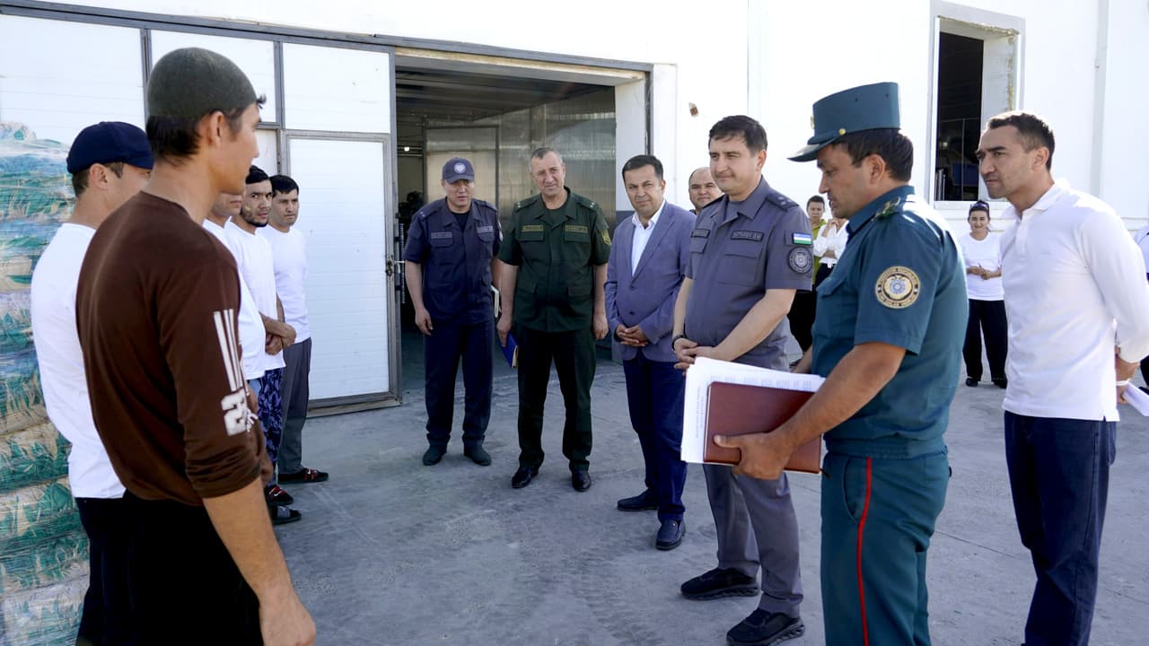 Navoiy viloyatida jinoyatchilikni jilovlash, mahalla yettiligi faoliyati va xodimlarning ijtimoiy himoyasi masalalari tumanlar kesimida tahlil qilinmoqda