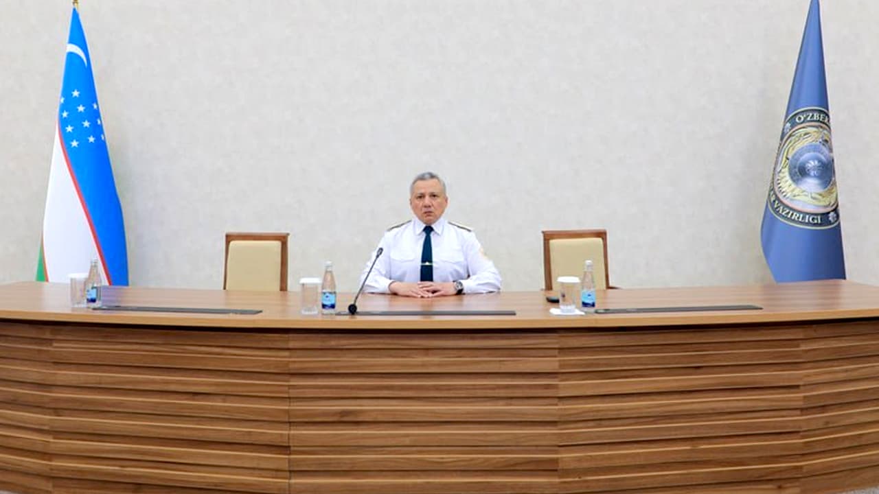 ИИВ Академиясида иккинчи мутахассислик бўйича таълим олган тингловчиларга дипломлар топширилди