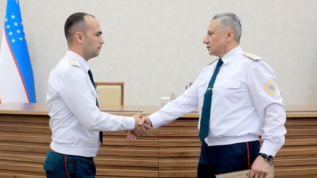 ИИВ Академиясида иккинчи мутахассислик бўйича таълим олган тингловчиларга дипломлар топширилди