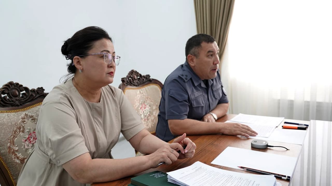 Navoiyda viloyat Ichki ishlar boshqarmasi hamda Maktabgacha va maktab taʼlimi boshqarmasi boshliqlari rahbarligida kengaytirilgan videoselektor yigʻilishi oʻtkazildi