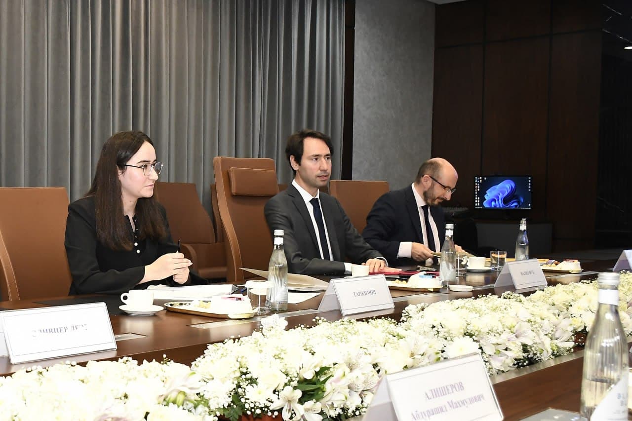 Joriy yilning 21-may kuni Ichki ishlar vaziri general-leytenant Aziz Tashpulatov hamda Fransiyaning Oʻzbekistondagi Favqulodda va muxtor elchisi janob Valid Fuk oʻrtasida rasmiy uchrashuvi boʻlib oʻtdi