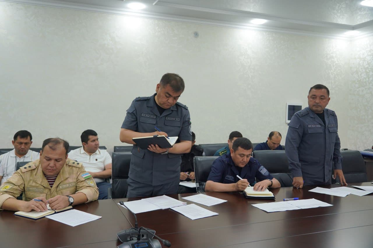 Sirdaryo viloyati Ichki ishlar boshqarmasida “Soʻnggi qoʻngʻiroq” tadbirlari va “Qurbon hayiti” bayrami kunlarida jamoat xavfsizligini taʼminlash hamda huquqbuzarliklarning oldini olishga bagʻishlangan tezkor yigʻilish oʻtkazildi
